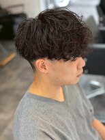 ニアウ 新宿(Niau)&nbsp;MEN’S/リバースセンターパート/ニュアンスパーマ/新宿