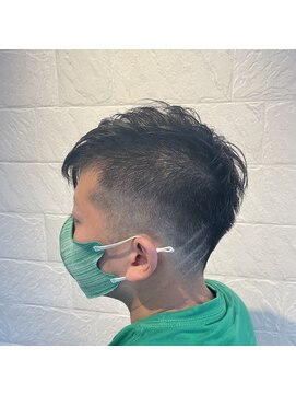 イーチ ヘアーアンドトータルビューティ(each hair&total beauty) フェード風刈り上げメンズ☆【久保木真緒】