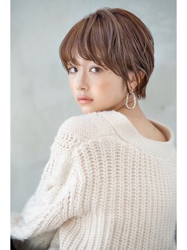 ケアリー 成増(Carelly) ☆外ハネボブアッシュブラウンネオウルフツイストパーマ