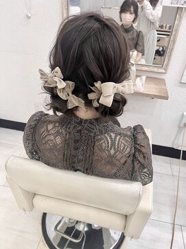 プティクローシェ(petite cloche) ツインお団子　お呼ばれヘア結婚式ヘアアップスタイル