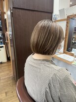 クネア(kunea)&nbsp;【似合わせカット】丸みボブ/グレーベージュ/カーキベージュ