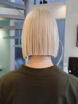 シキ 渋谷(siki) ハイトーン/ブリーチ/レイヤーカット/シアーカラー/渋谷/原宿