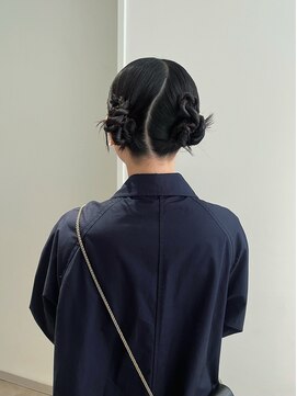 エイゾー 銀座(EIZO) ツインシニヨン / 個性派アレンジ / お呼ばれヘア / 結婚式ヘア