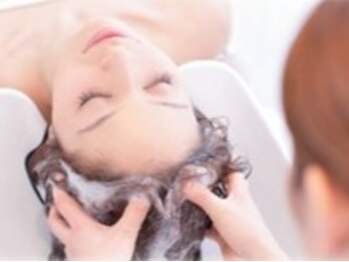 ココロ(HAIR CoCoro relaxation)の写真/疲れを癒してくれる極上スパでリフレッシュ♪頭皮から髪までしっかりケアしてくれるから、健やかな頭皮に◎