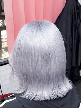 ヘアースタジオ ゴーゴー ヘアー(HAIR STUDIO GOGO HAIR) ホワイトシルバー