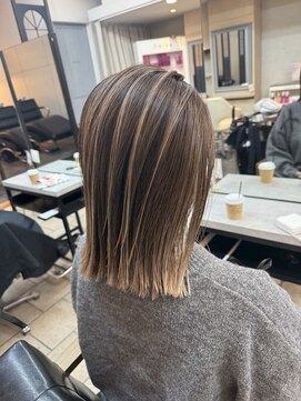 ジュイル ハラジュク(JEWIL HARAJUKU) 切りっぱなしボブバレイヤージュ