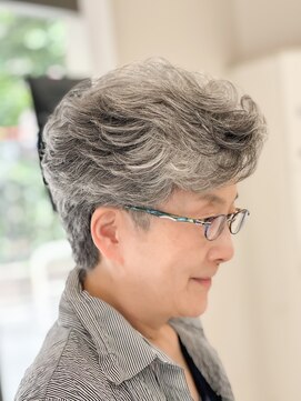 サロンイクエヤマザキ 麻布十番(SALON IKUE YAMAZAKI) ショートカット[麻布十番/ショート/50代/60代/ノンジアミン]