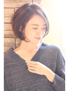 レウナ 外苑前(Reuna) 【３０代・４０代・５０代】大人女性の耳かけワンカールボブ