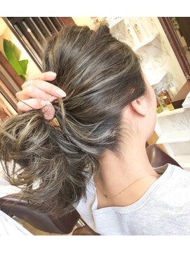 キー(key) マットグレージュ