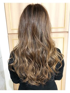 モモ(MOMO) 白髪も隠れるベージュハイライト