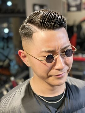 バーバー スタジオ ラフテル(Barber Studio RAFTEL) 七三スキンフェード