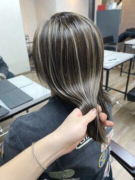 ヴィフ 大船(VIF) 筋感たっぷりコントラストハイライト(ケアブリーチ)