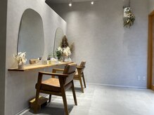 タルヘアー(DAL HAIR)の雰囲気（白,グレー,ゴールド基調の高級感あふれる店内◎）