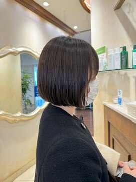 ザック ヴィ(ZACC  vie) 6トーン / グレージュ / まとまるミニボブ