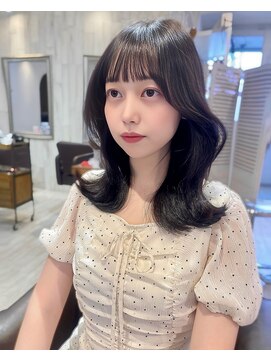 マインバイアフロートギンザ(MYNE by AFLOAT GINZA) くびれレイヤーカット顔周りレイヤー/ダークアッシュ／ミディ