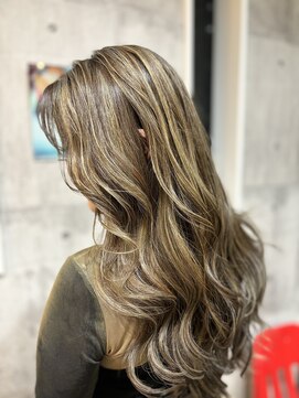 ウェリラバイハク(WeLila by haku) ハイライトカラー/レイヤーカット/バレイヤージュ