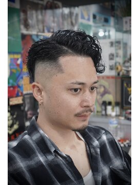 ツークツワンク バーバー 新宿(ZUG2WANG BARBER) サイドバックパーマ