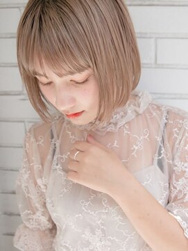 ルティア(Lutia) クリーミーベージュショートボブ