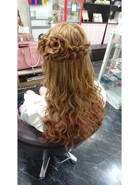 エヌエービー 池袋店(N.A.B.) ハーフアップ