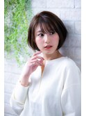 似合わせカットで個性的斜めバングで大人かわいいナチュラルボブ