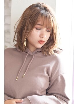 ジョエミバイアンアミ(joemi by Un ami) joemi 新宿　インナーカラー無造作カールボブディ　近江