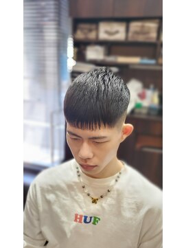 アネモネ ハッピー ヘアー ライフ(ANEMONE Happy hair Life) ミドルフェードクロップStyle