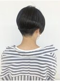 刈り上げ女子/大人女子/ツヤ髪/前下がりショート/30代/40代