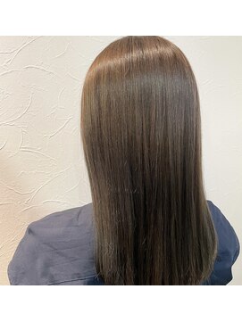 アンリーシュ(UNLEASH) ミディアム艶ストレート