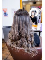 ヘアーメイク ダンス(hair make DANCE)&nbsp;バレイヤージュにハイライトをプラス☆