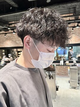 オーガニック アトリエ 大宮(organic+atelier) メンズ波巻きツイストスパイラルパーマ無造作暗髪マッシュ