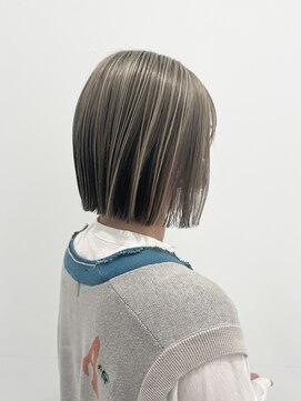 ハイブ 金沢(Hive) 外ハネボブ透明感ベージュ美肌カラー10代20代ニュアンスカラー