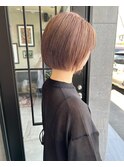 ライトピンクのタイトボブ