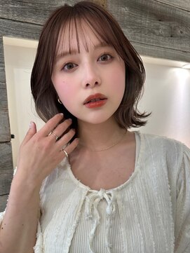 アイヴィー(IVY) ベージュイヤリングカラーくびれボブ【肥田亜沙美】