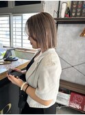 イヤリングカラー/切りっぱなしボブ/ハイトーンボブ/カット