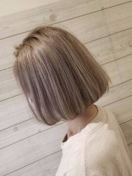 キーン 渋沢(KEEN.) ブリーチでつくるホワイティーアッシュ