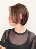 ハイライト白髪ぼかしダブルカラーインナーカラーショートボブ
