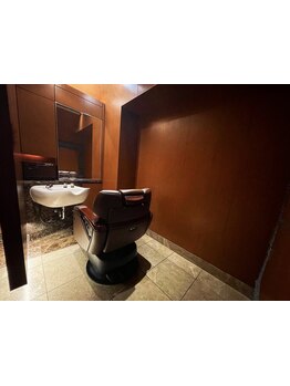 シェービングはもちろん、リラクゼーションメニューも豊富[銀座/メンズ/バーバー]
