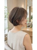 白髪になじむモカベージュショートボブ