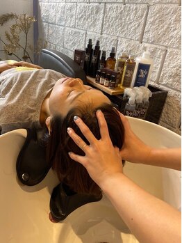 リズムス ヘアデザインラボの写真/香りから安らぐ極上ヘッドスパ◇ピュアオイルのエッセンシャルスパで憧れの美髪へ…♪