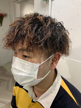 エル(EL by green) 【MITSU】ツイストパーマ×ツーブロック×ショートレイヤー