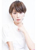 大人かわいいグレージュ小顔ナチュラルショートボブ