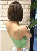 トルネード(TORNADO)&nbsp;韓国風ハイライト　タンバルモリ　切りっぱなしボブ　ベージュ