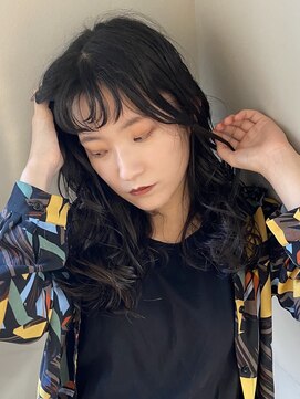 アトリエ フェム(atelier.fem) 【オン眉*黒髪ニュアンスカール】