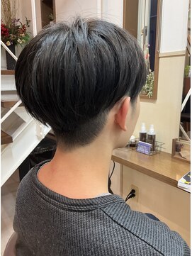コアフィールフィス(COIFFURE fils) 【見附　今町】メンズカット　黒髪　マッシュ　刈り上げ