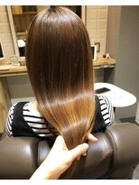 カミケンガレリア(kamiken. galleria)&nbsp;しっとり美髪まとまる潤いストレート【カミケンガレリア】