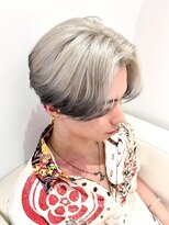 ベレーザ 渋谷(BELEZA)&nbsp;9243ニュアンスカラーシルバーアッシュ刈り上げウルフカット