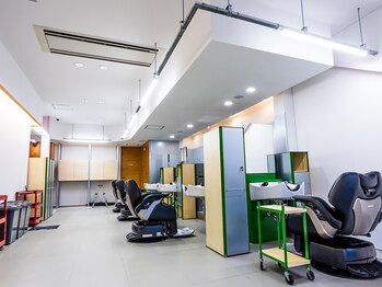 アヤタ 幸町店(AYATA)の写真/【岡山駅前のメンズ専門理髪店】綿密なカウンセリングとメンズ特化の技術を、洗練された空間でご提供。