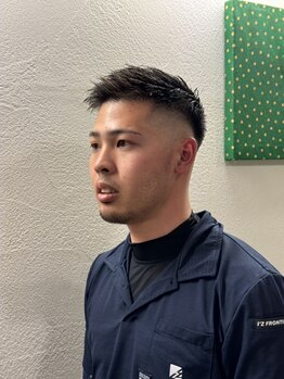 ボイスバーバー 百万遍店(VOICE BARBER)の写真/お顔全体の印象を引き締める、髭と眉のスタイルアップで自信倍増！細やかな身だしなみはプロにお任せを。