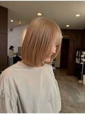 クリームベージュ