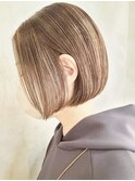切りっぱなしボブピンクベージュミディアムボブダブルカラー